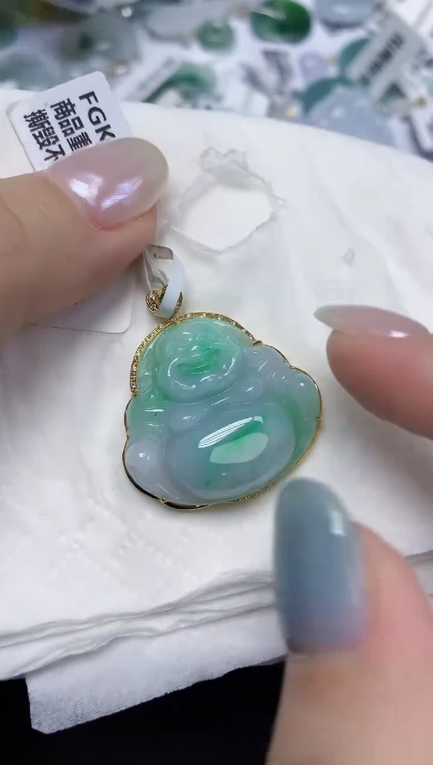 翡翠18K金镶嵌颈饰天然缅甸翡翠A货