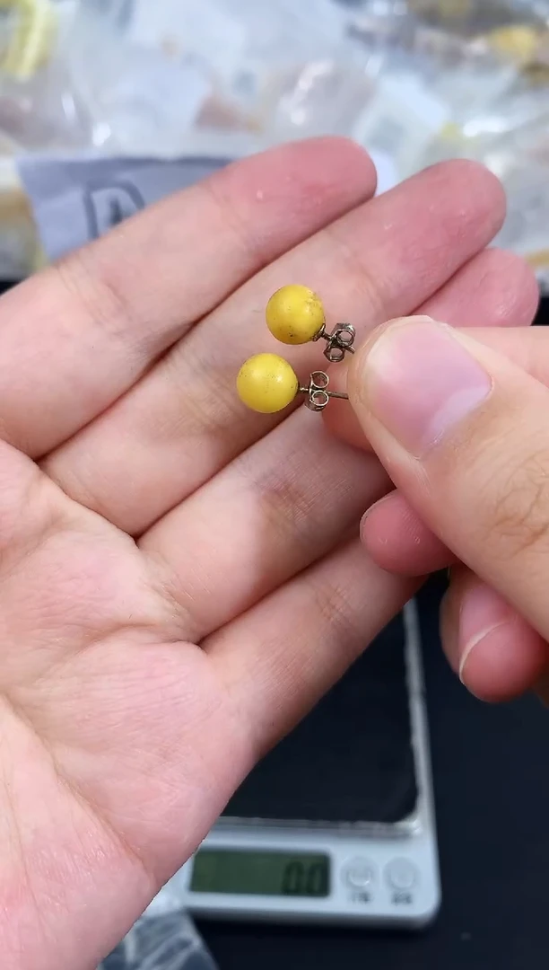 蜜蜡未镶嵌珠宝奇石84