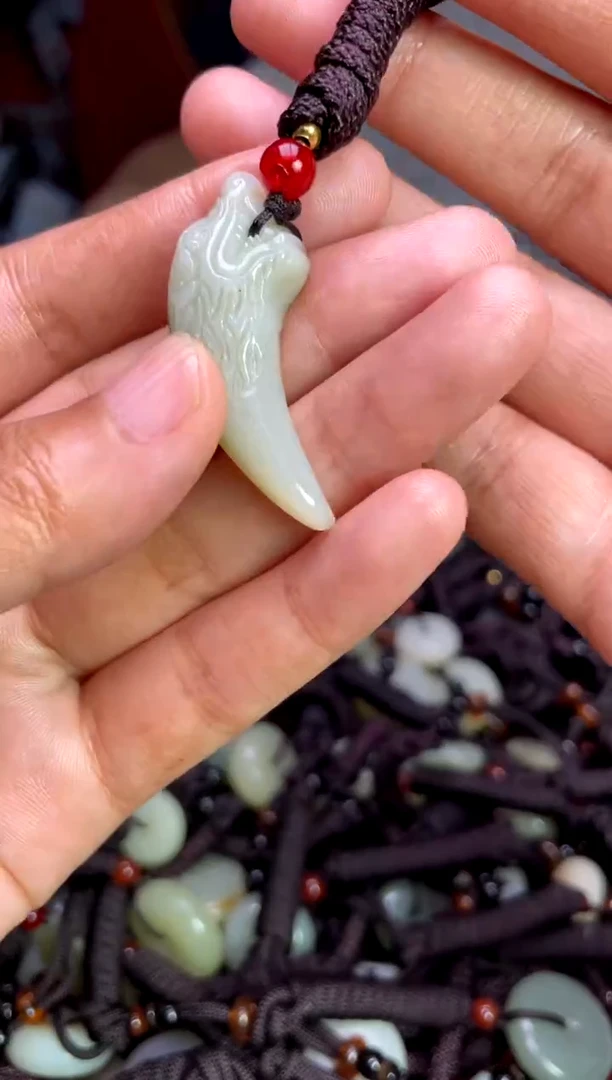 未镶嵌和田玉挂件1