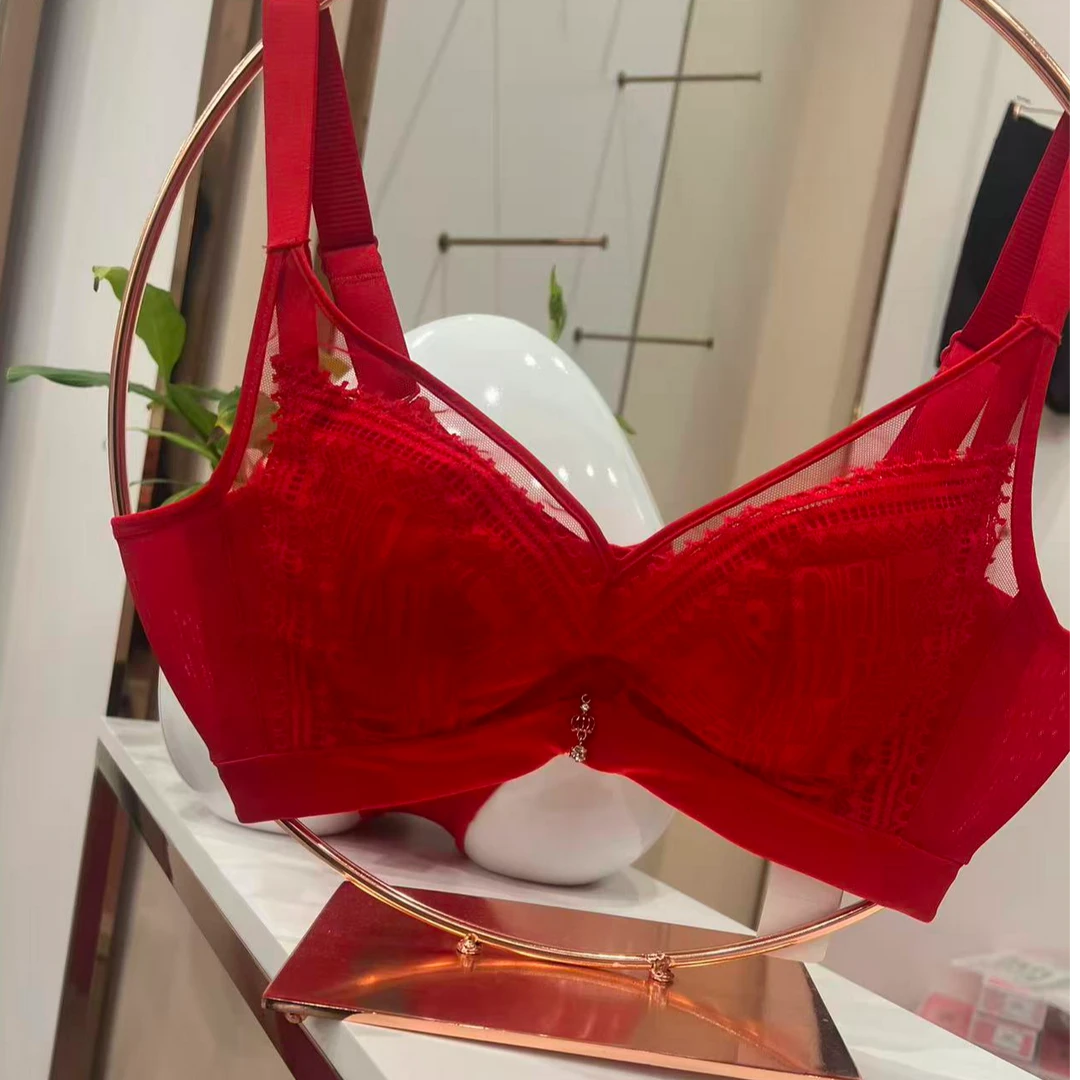 夏季薄款/厚款收副乳奢华风文胸红色大胸显小女士蕾丝
