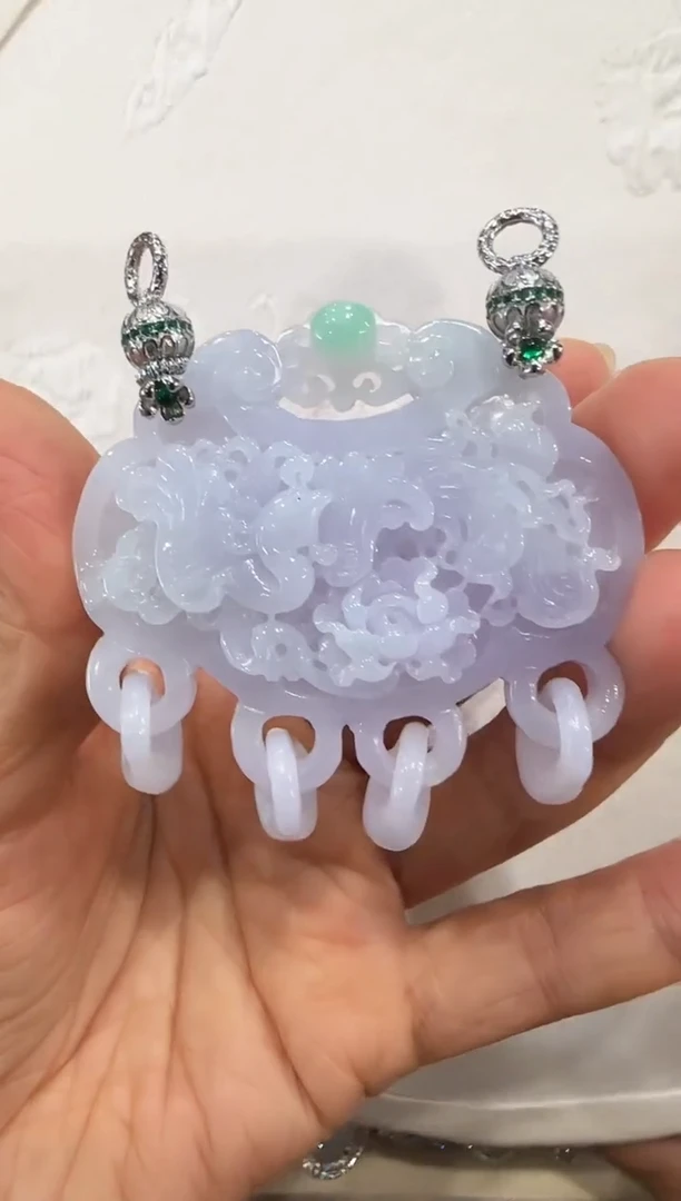 翡翠未镶嵌颈饰国风