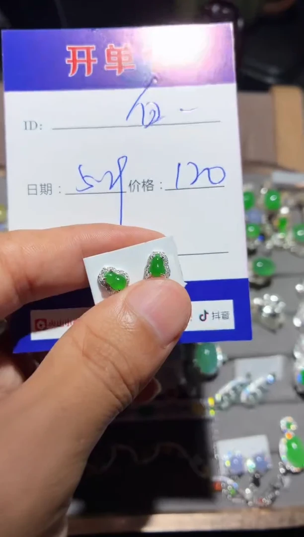 翡翠银S925镶嵌耳饰向 白雪公主与猎人