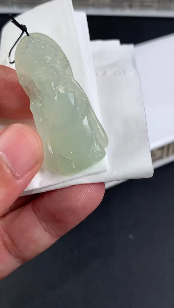 未镶嵌定制翡翠L**n翡翠
