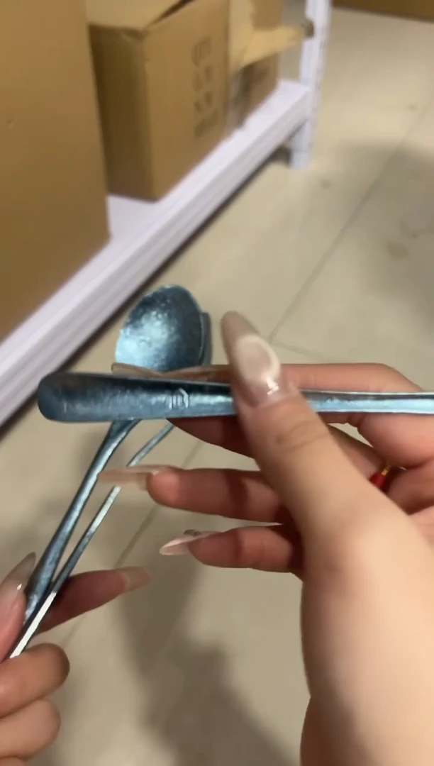 蓝色钛勺子一只111