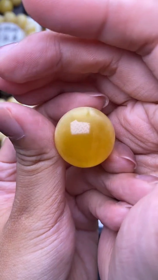 裸石琥珀未镶嵌大小姐珠宝