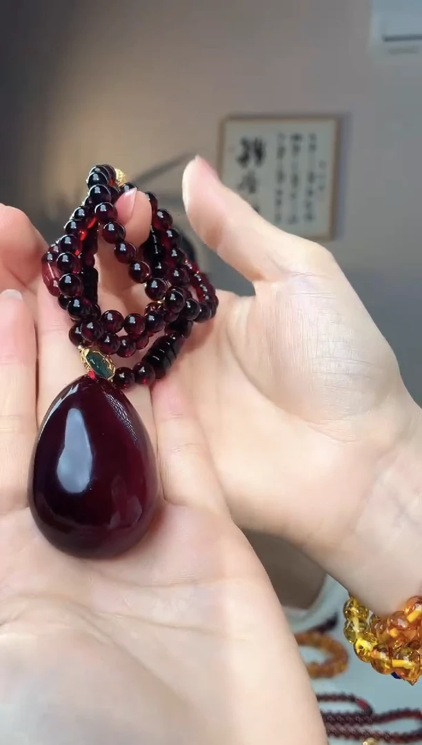 裸石琥珀未镶嵌33*48 血珀水滴项链设计款