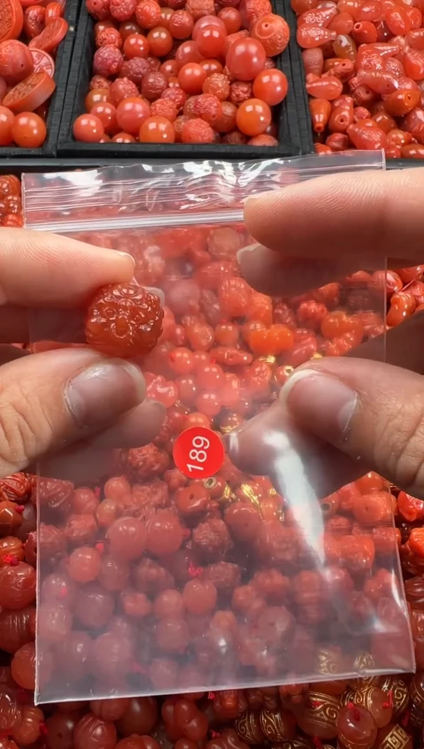 【闪购商品】南红玛瑙颈饰未镶嵌1