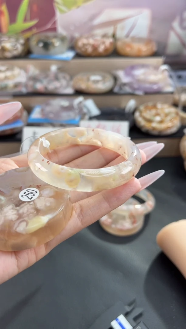 未镶嵌手镯石英质玉53