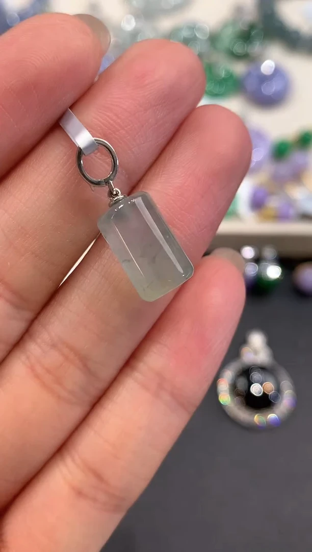 吊坠(不含链)18K金镶嵌翡翠a16   多样性一件发货