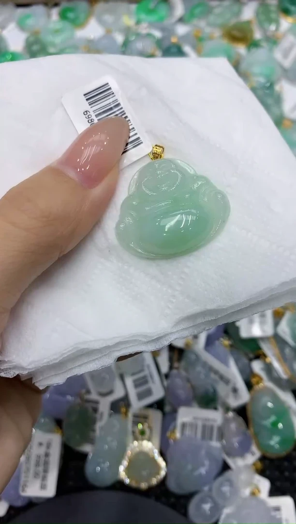 颈饰18K金镶嵌翡翠111111111111