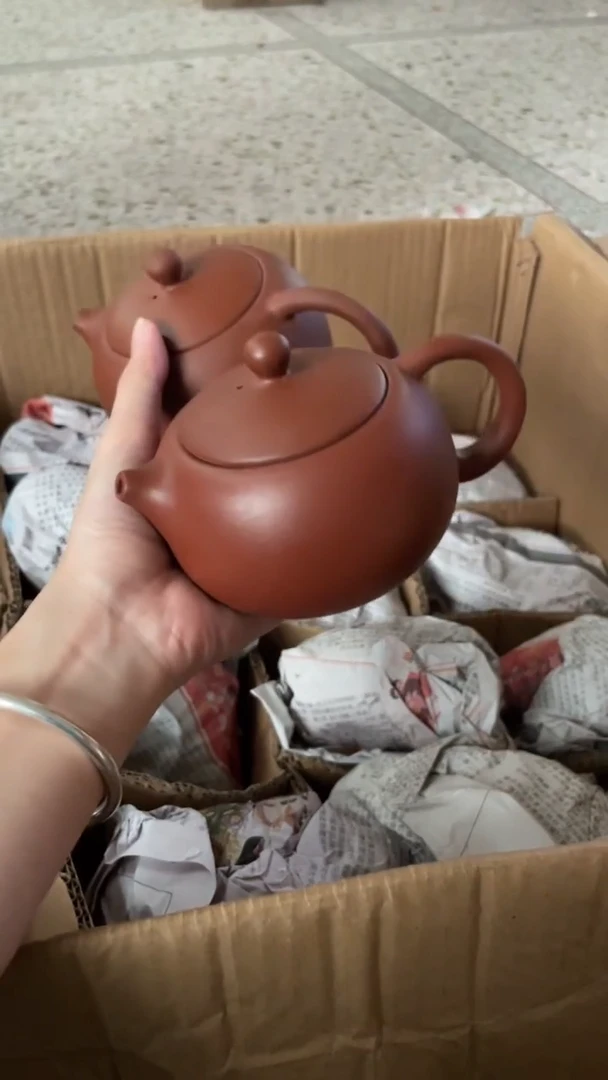茶壶紫砂2个紫砂壶230毫升做工粗糙瑕疵介意勿拍