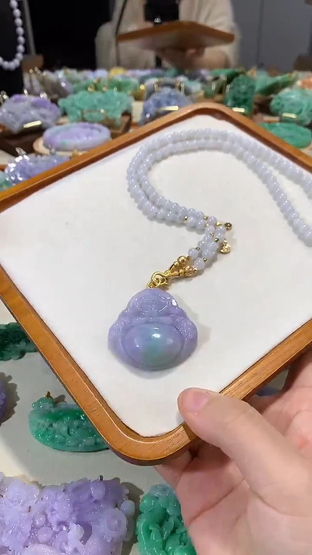 颈饰未镶嵌翡翠吊坠