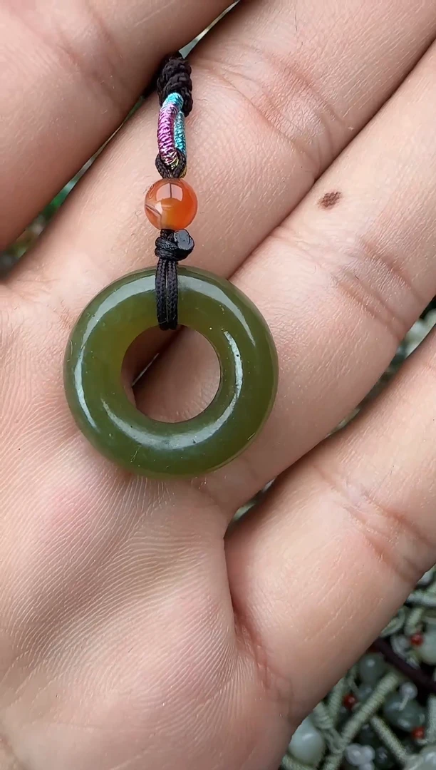 颈饰未镶嵌和田玉拍一发一