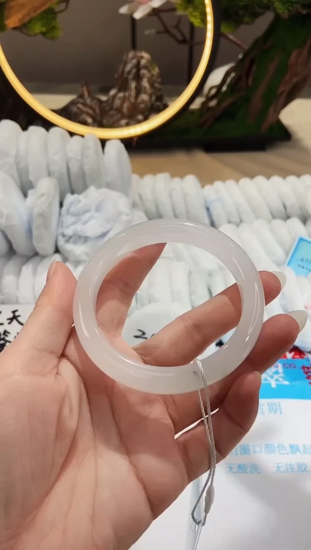 【闪购商品】石英质玉手镯未镶嵌58-60