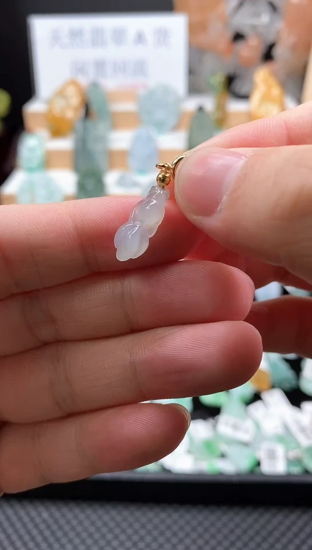 【闪购商品】翡翠颈饰未镶嵌63金鱼