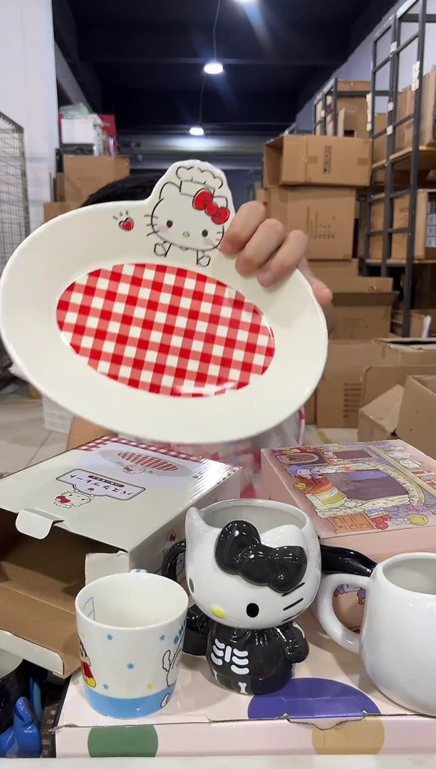 瓷片原盒kt猫红格子餐盘 微瑕
