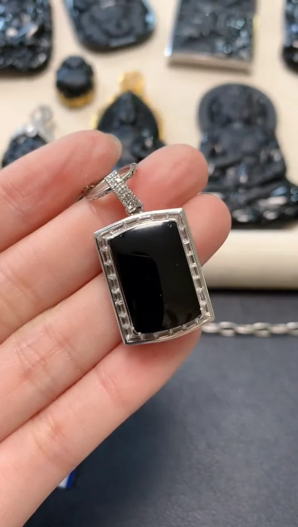 套链18K金镶嵌翡翠S61