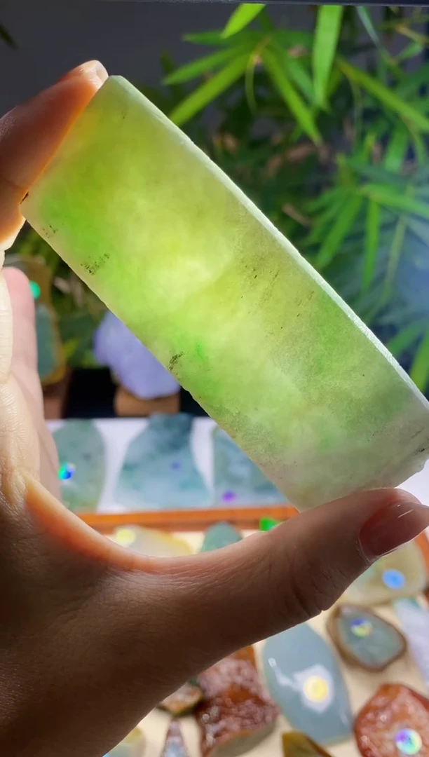 定制翡翠未镶嵌翡翠