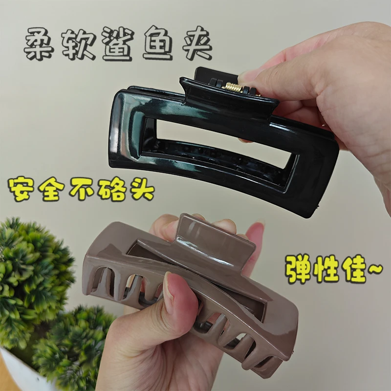 软质硅胶方形抓夹女简约百搭鲨鱼夹高级感后脑勺发夹2025新款发饰