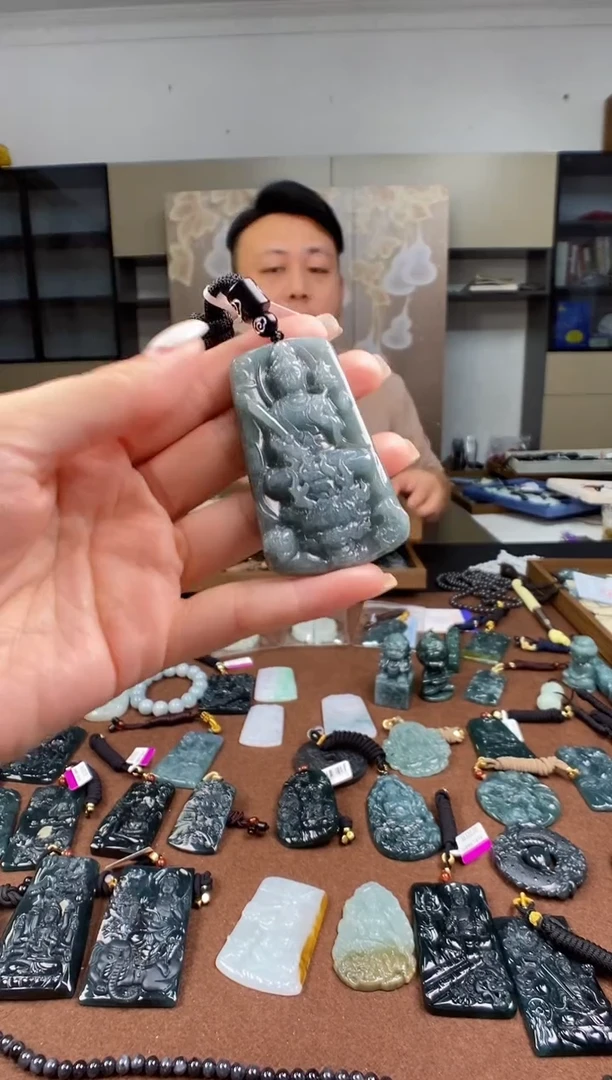 颈饰未镶嵌翡翠多样性发其一