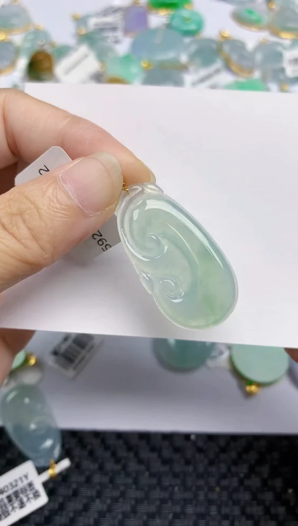 翡翠18K金镶嵌颈饰天然翡翠A货