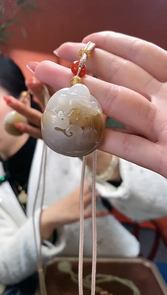 【闪购商品】和田玉（糖玉）挂件未镶嵌弥勒佛吊坠