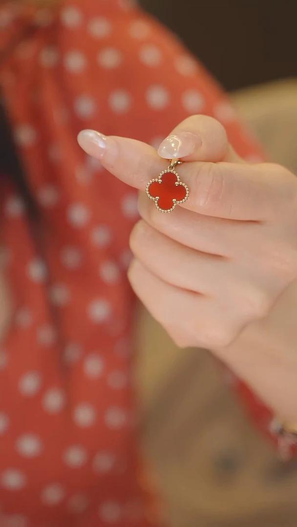 18K金镶嵌吊坠玛瑙/玉髓15mm吊坠