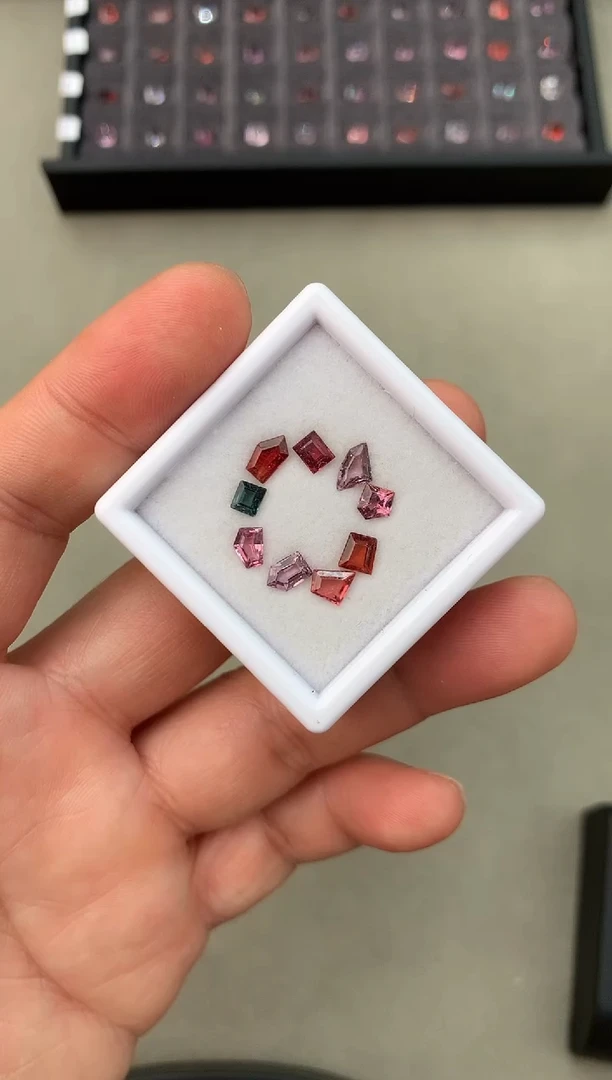 【闪购商品】定制尖晶石裸石未镶嵌3.75ct 异型 才色调 一盒
