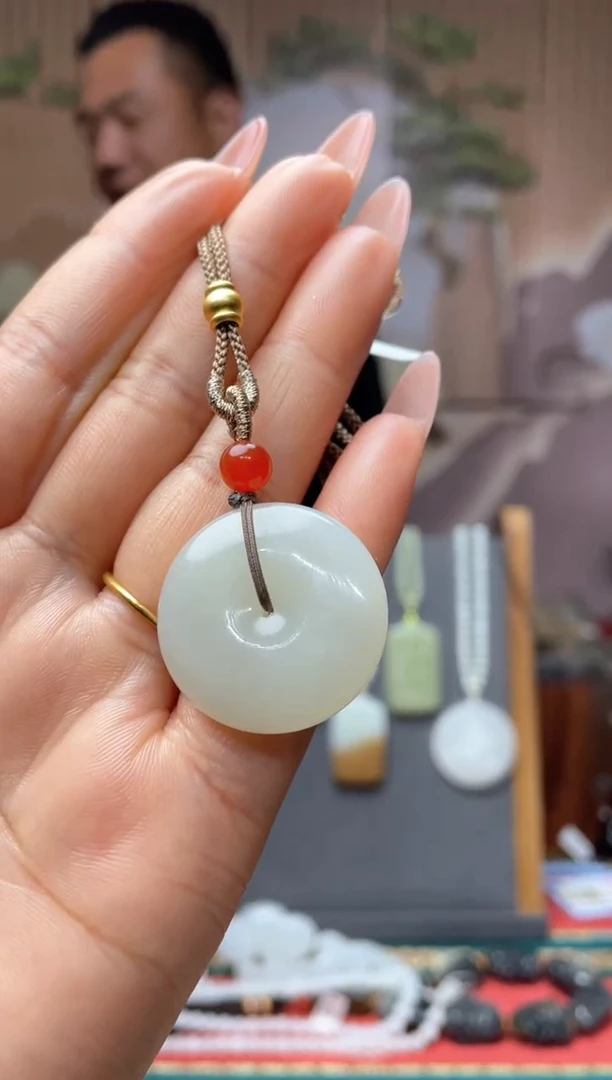 【闪购商品】和田玉颈饰未镶嵌一