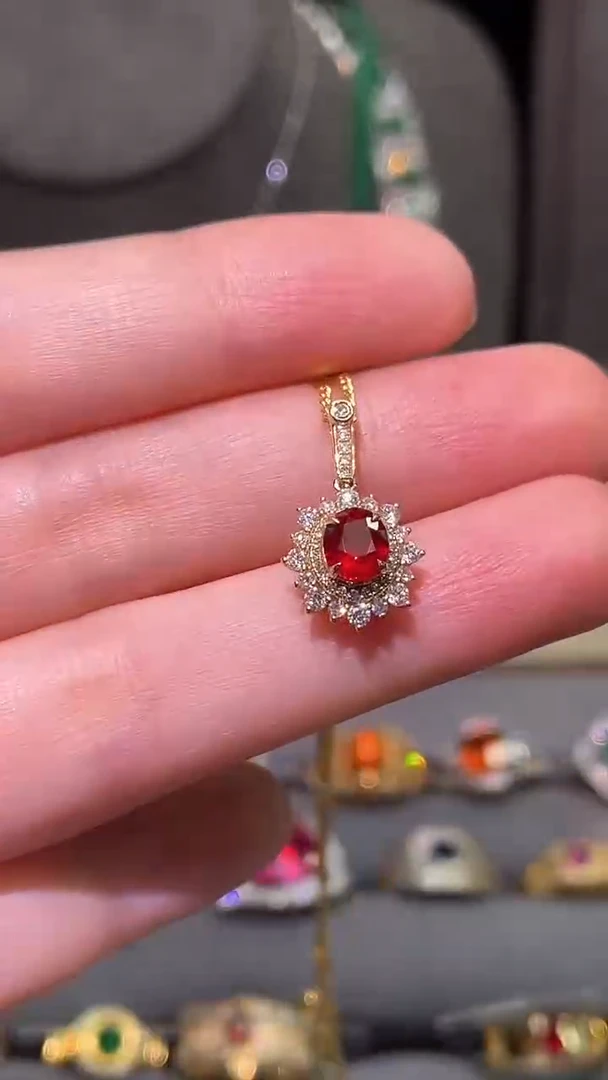 18K金镶嵌吊坠(不含链)红宝石莫桑比克  无烧鸽血红0.8ct