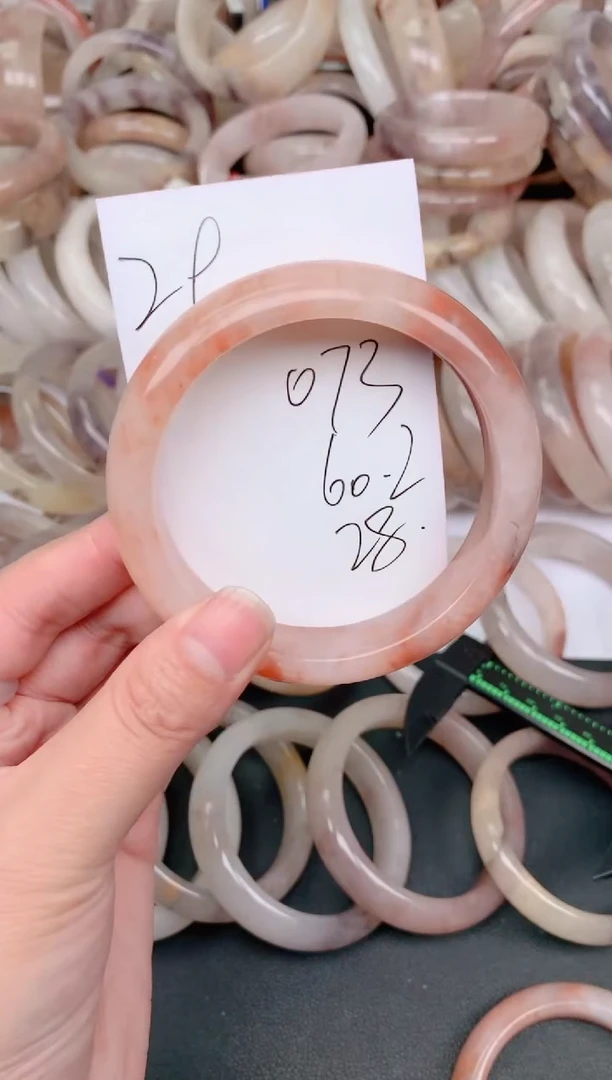 未镶嵌手镯石英质玉073