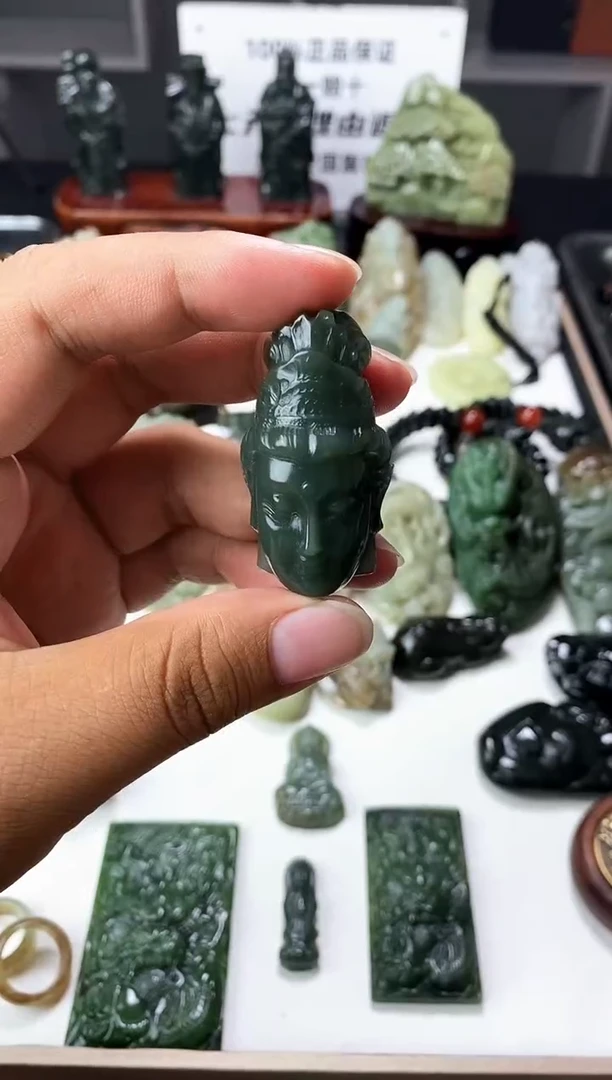 颈饰未镶嵌和田玉1