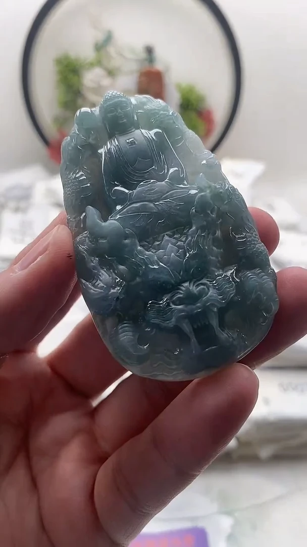 颈饰未镶嵌翡翠大日如来