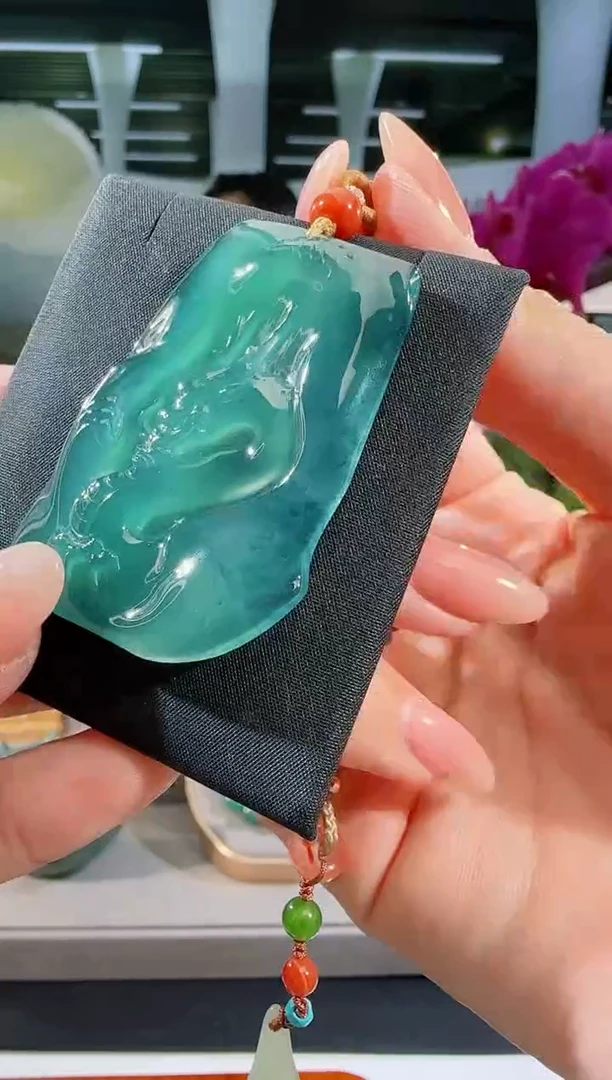 【闪购商品】翡翠吊坠(不含链)未镶嵌龙牌