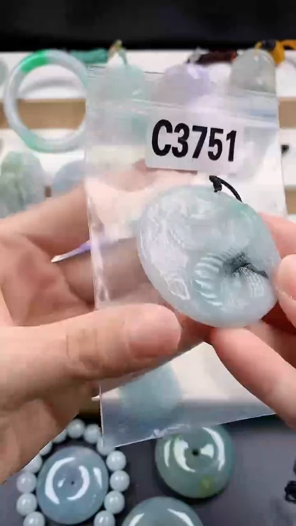 颈饰未镶嵌翡翠天然翡翠吊坠挂件