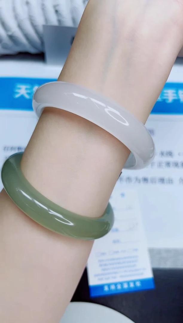未镶嵌手镯石英质玉10/55.2