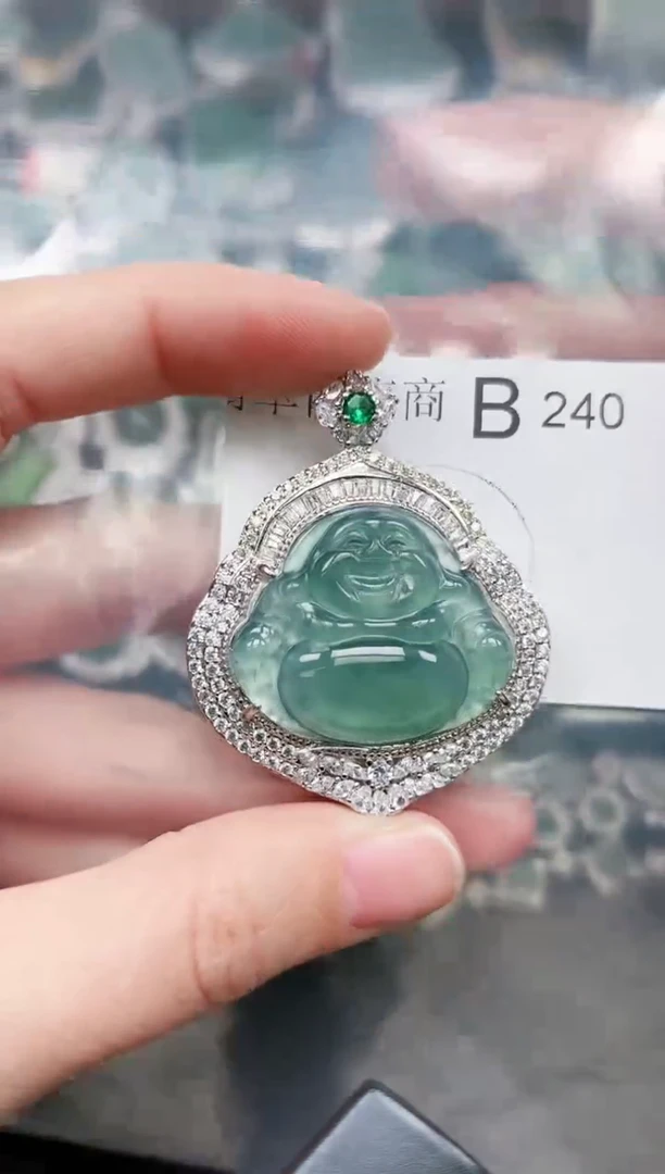 【闪购商品】翡翠颈饰未镶嵌240赠皮绳