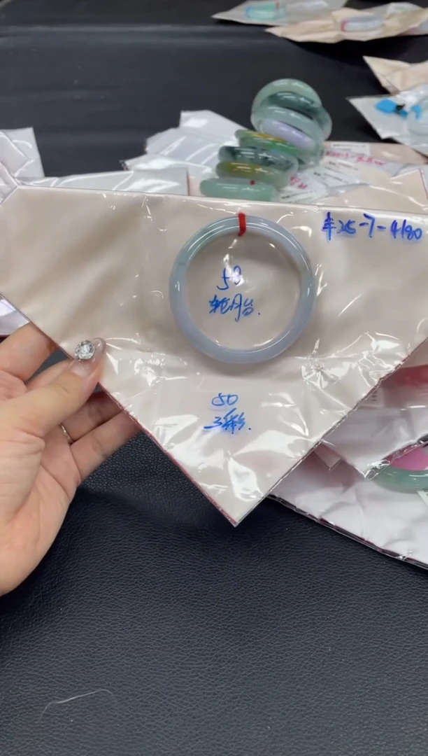 未镶嵌手镯翡翠翡翠手镯