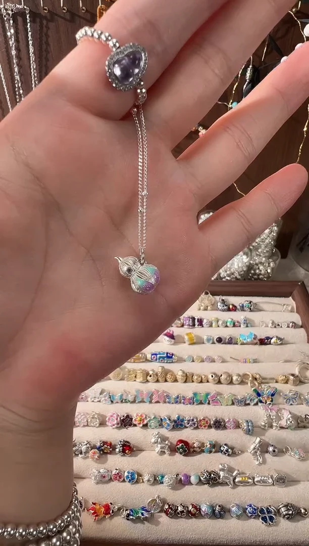 无足银栗***?精工烧蓝紫绿葫芦吊件