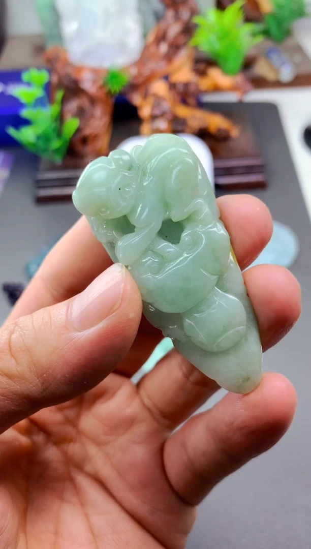 颈饰未镶嵌翡翠烧****饮挂件