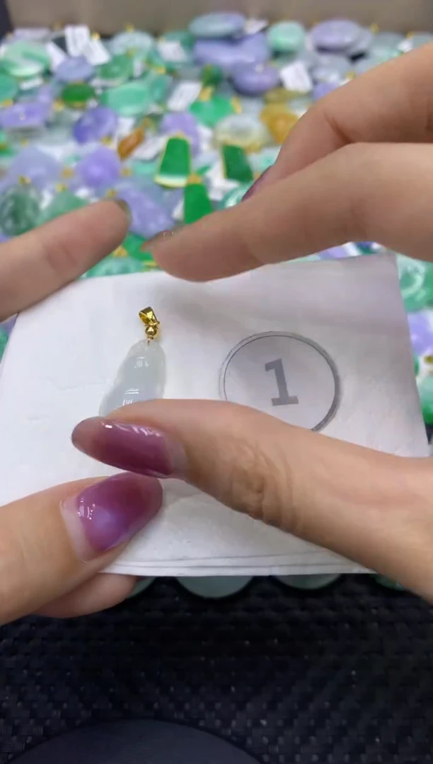 颈饰未镶嵌翡翠天然缅甸翡翠A货