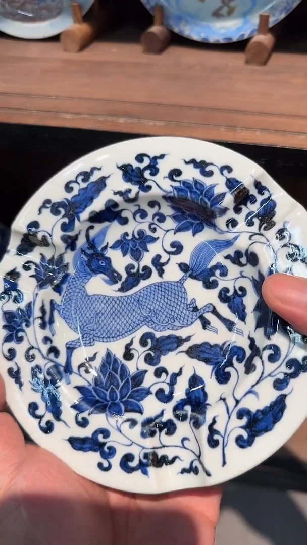 【初谨】青花麒麟纹雪茄缸