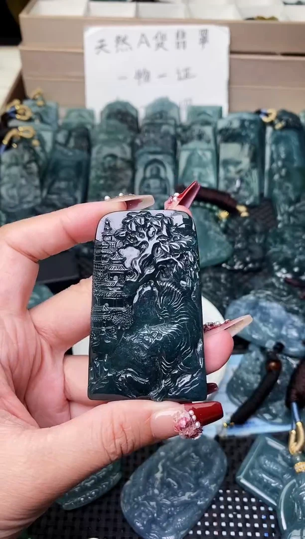 颈饰未镶嵌翡翠1
