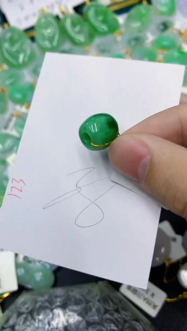 颈饰未镶嵌翡翠11111111111