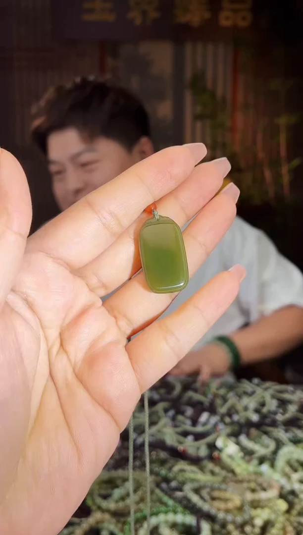 和田玉未镶嵌颈饰拍一发一