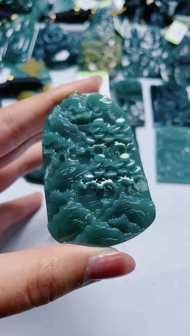 【闪购商品】翡翠颈饰未镶嵌