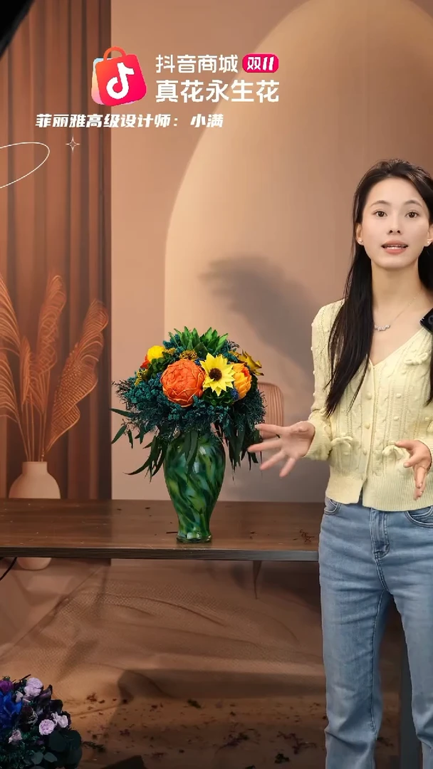 有机玻璃图片款式：花+花瓶一整套