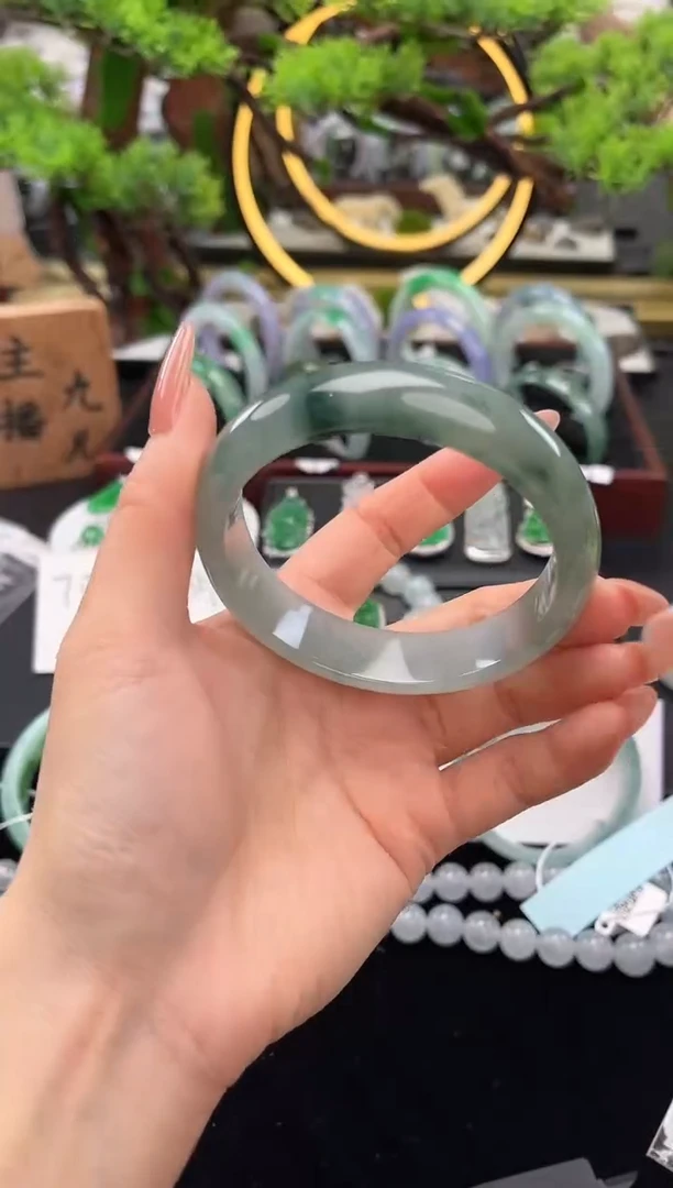 未镶嵌手镯翡翠萍*手镯