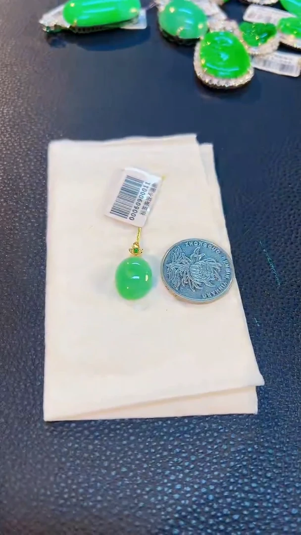 翡翠18K金镶嵌颈饰缅料A货/支持复检/一件