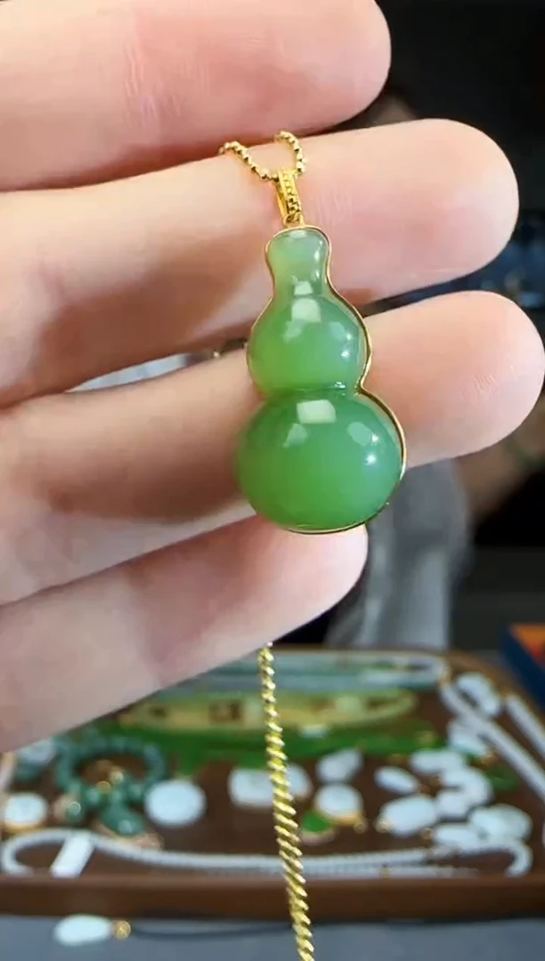 和田玉18K金镶嵌吊坠(不含链)1